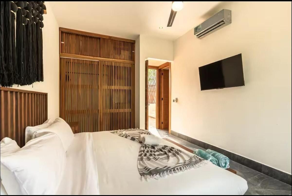 Villa Casa Luv 4br 4ba Downtown 2 Private Pools