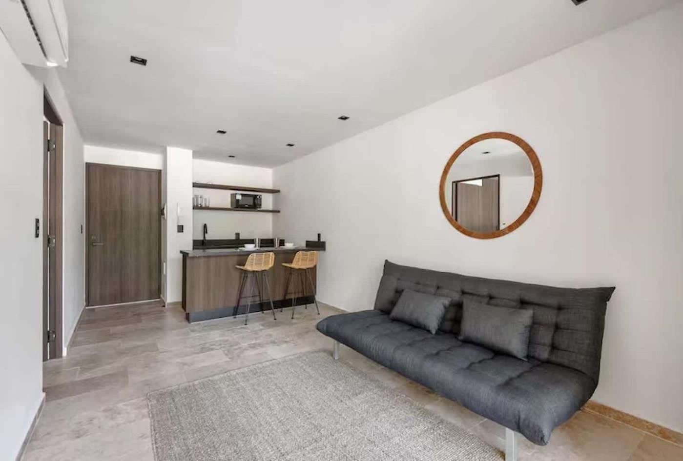 Holiday home 1st Flr Chic Jungle 1br Priv Pool Steam & Gym *