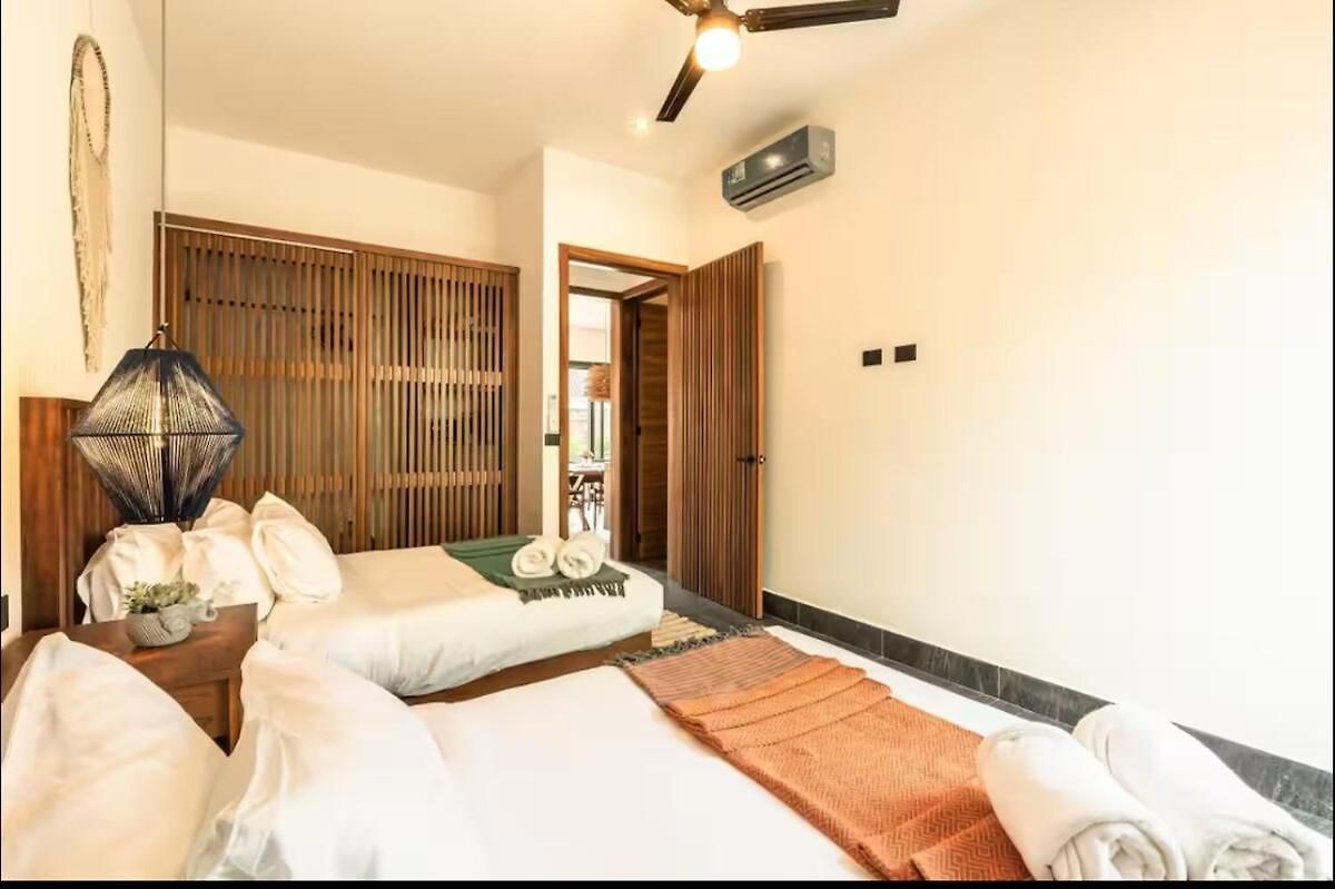 Casa Luv 4br 4ba Downtown 2 Private Pools