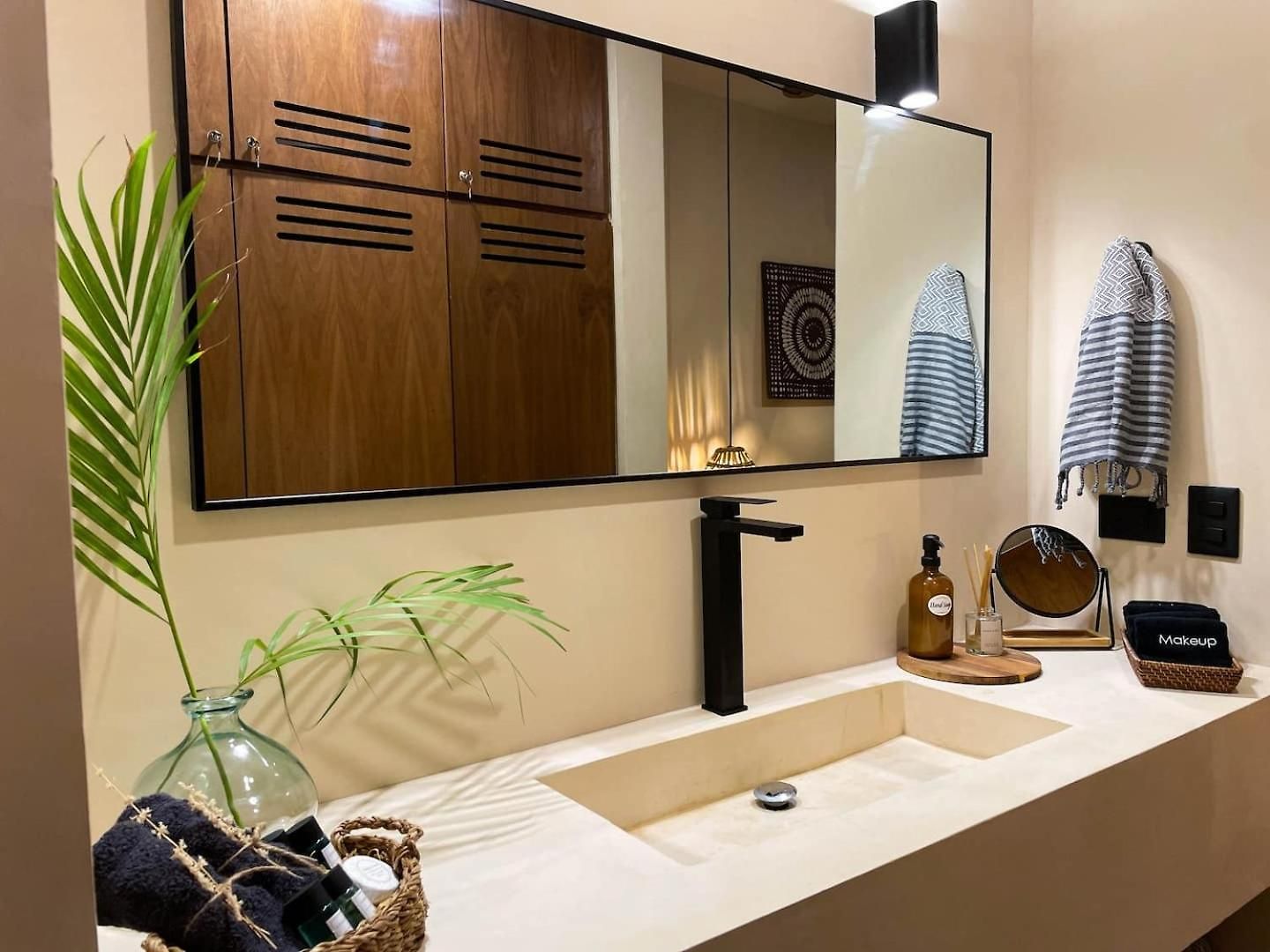 Holiday home Luxury Oasis! 2 Poolsprivate & Swimupfree Extras