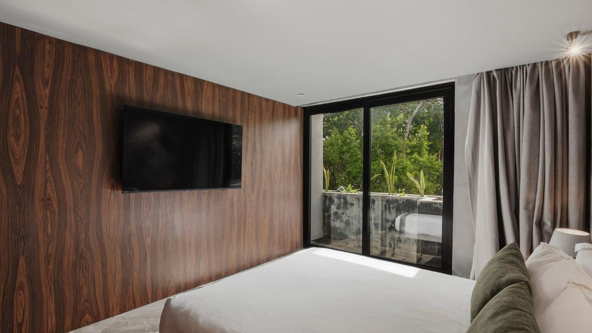 Casa 4 Bedroom With Rooftop Pool & Free Access *
