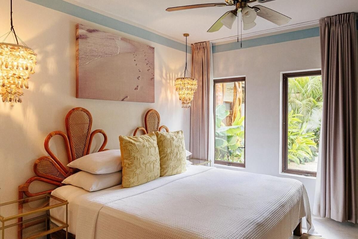 Caribena, Breakfast And Concierge Included