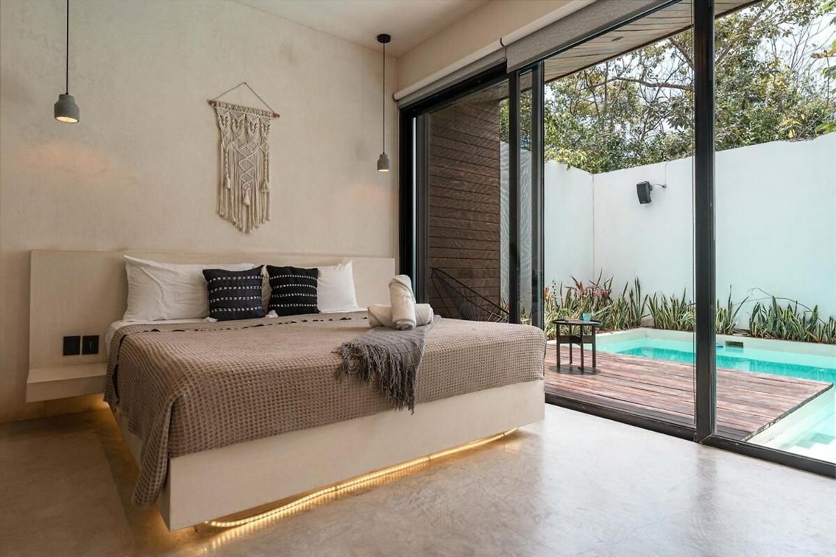 Villa Boho Chic 5 Bedroom Private Pool & Roof Bar *