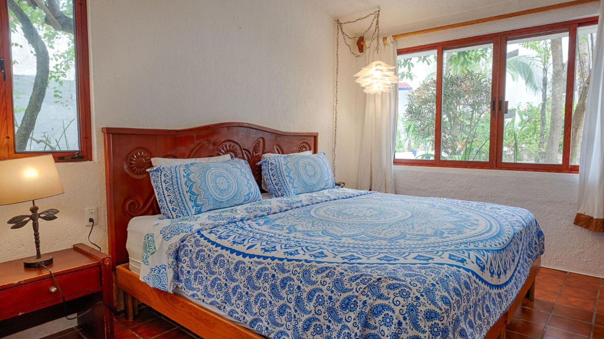 Oceanfront Pool 3 King Beds Villa