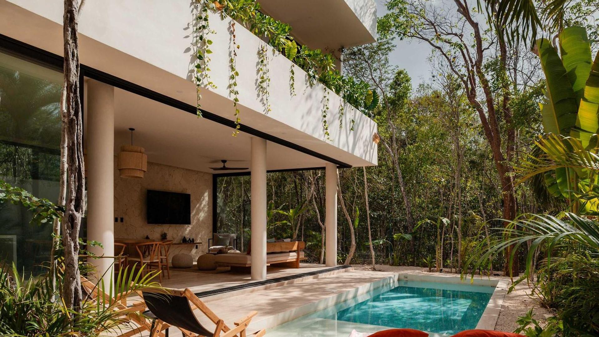 Lumila Rooftop Sunset & Jungle Views