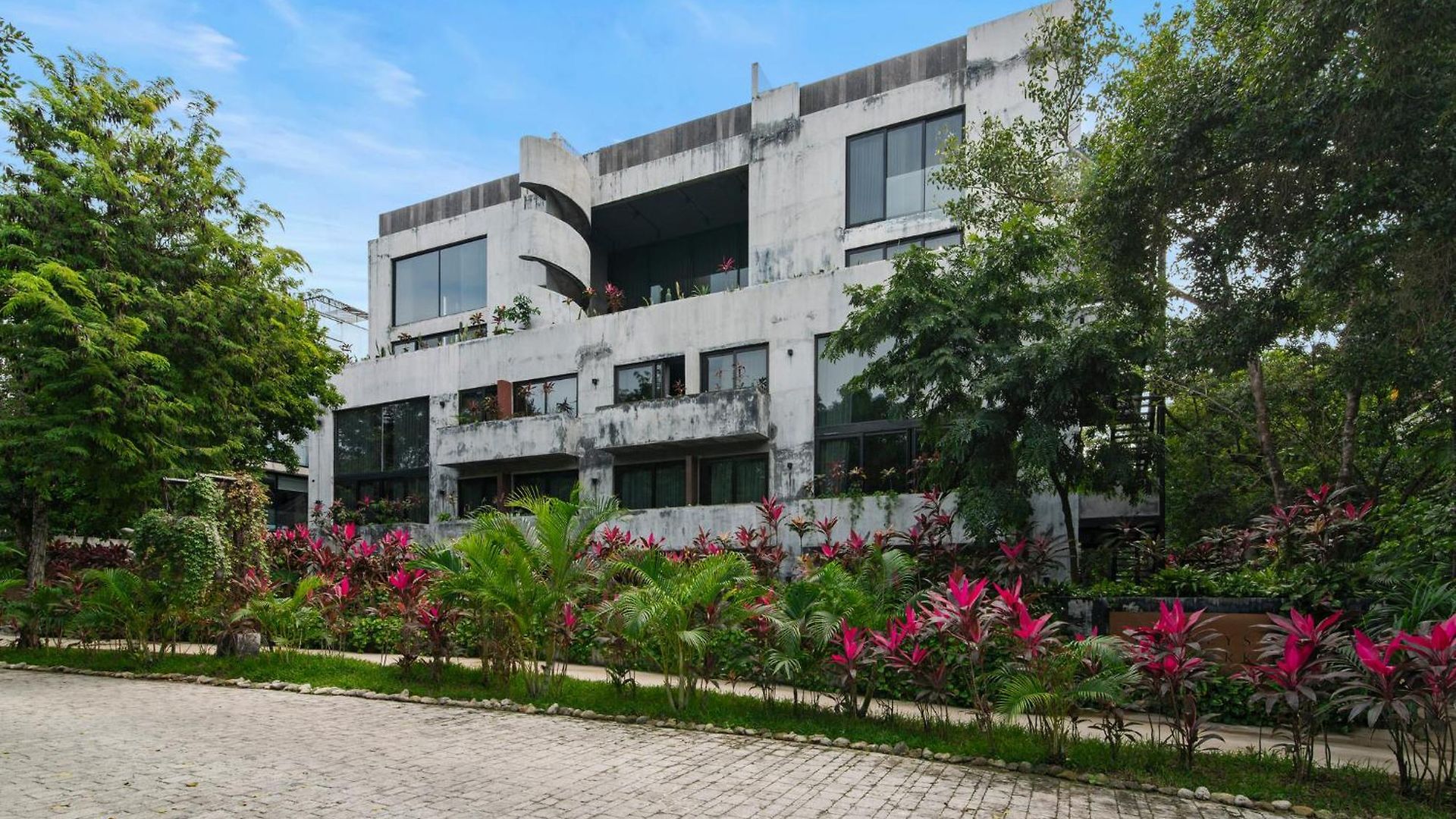 Casa 4 Bedroom With Rooftop Pool & Free Access *
