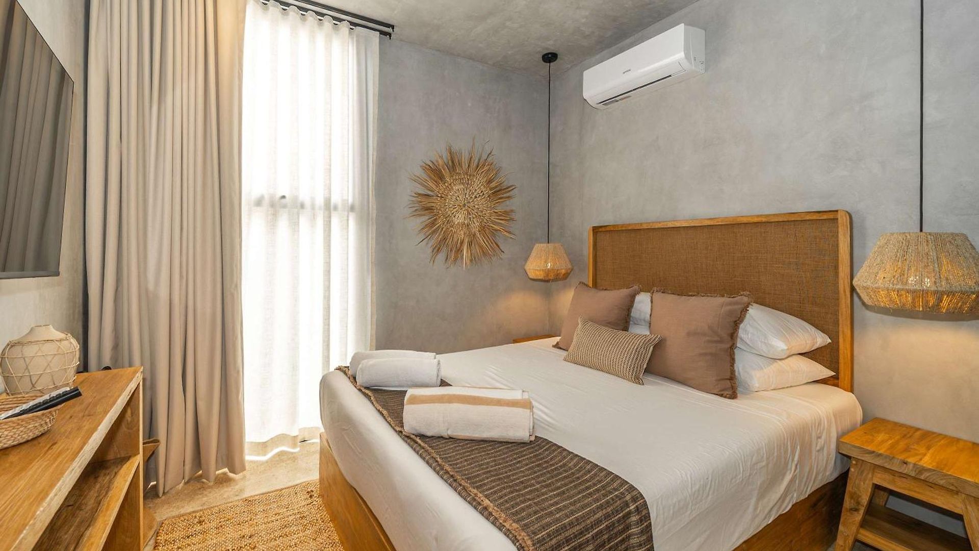 Seremonia With Rooftop Pool & Club Access Villa