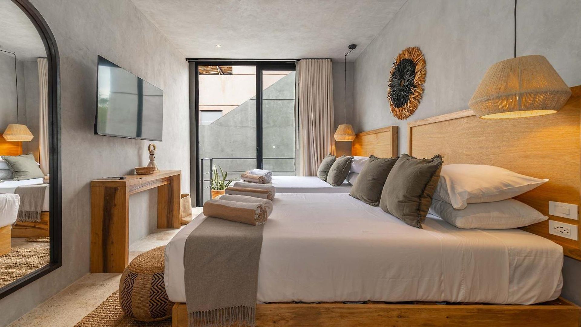 Villa Seremonia With Rooftop Pool & Club Access