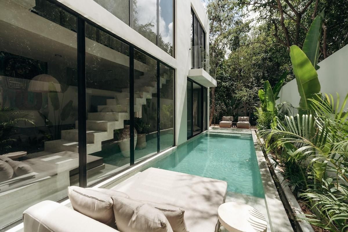 Aion Amazing 5 Bdr 3 Pools And Roof Villa *
