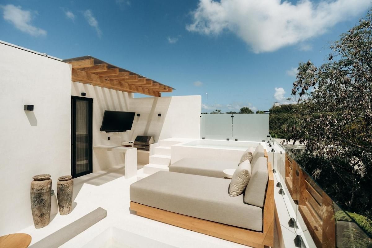 Villa Aion Amazing 5 Bdr 3 Pools And Roof *