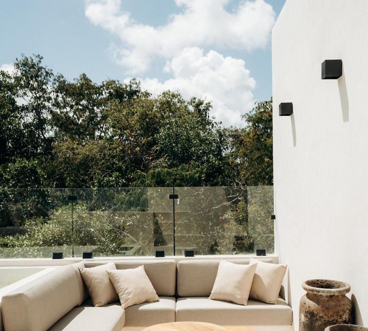 Aion Amazing 5 Bdr 3 Pools And Roof *