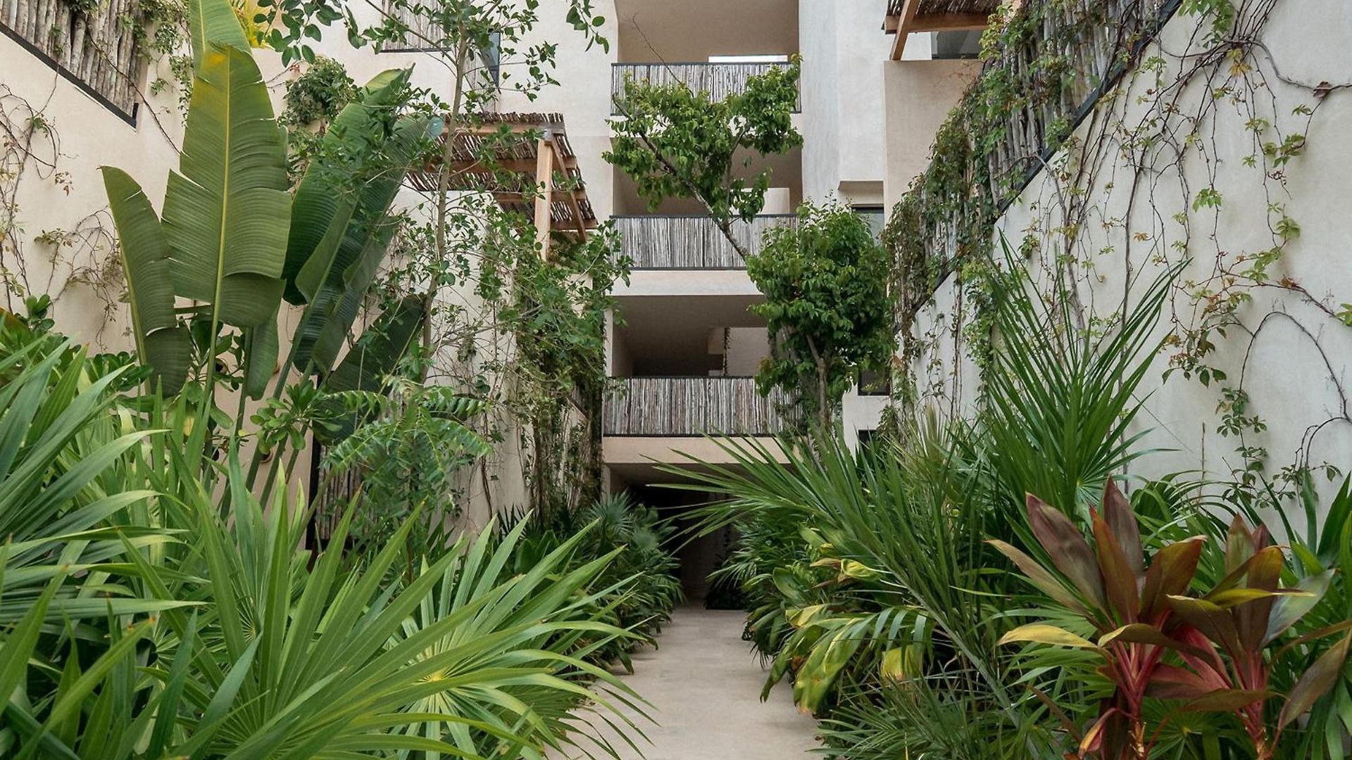 2-story Penthouse With Private Jacuzzi 5 Min Apartment *