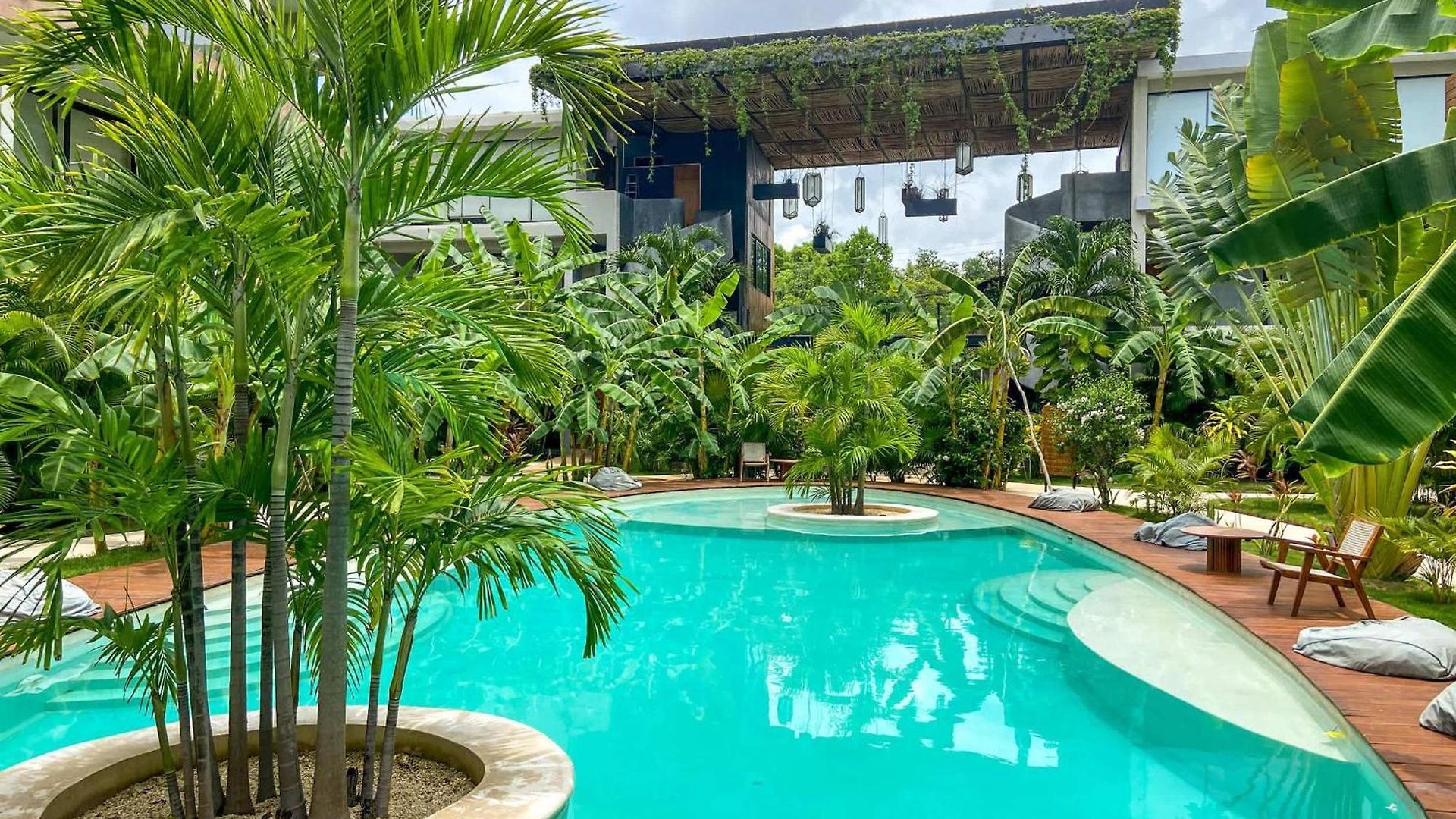 Apartment Hideaway With Private Pool