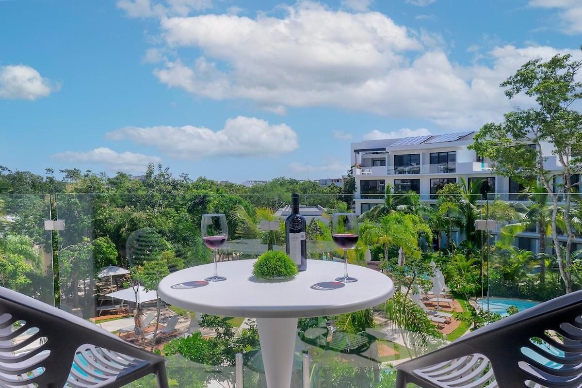 Spectacular In Complex, Pool, Gym *
