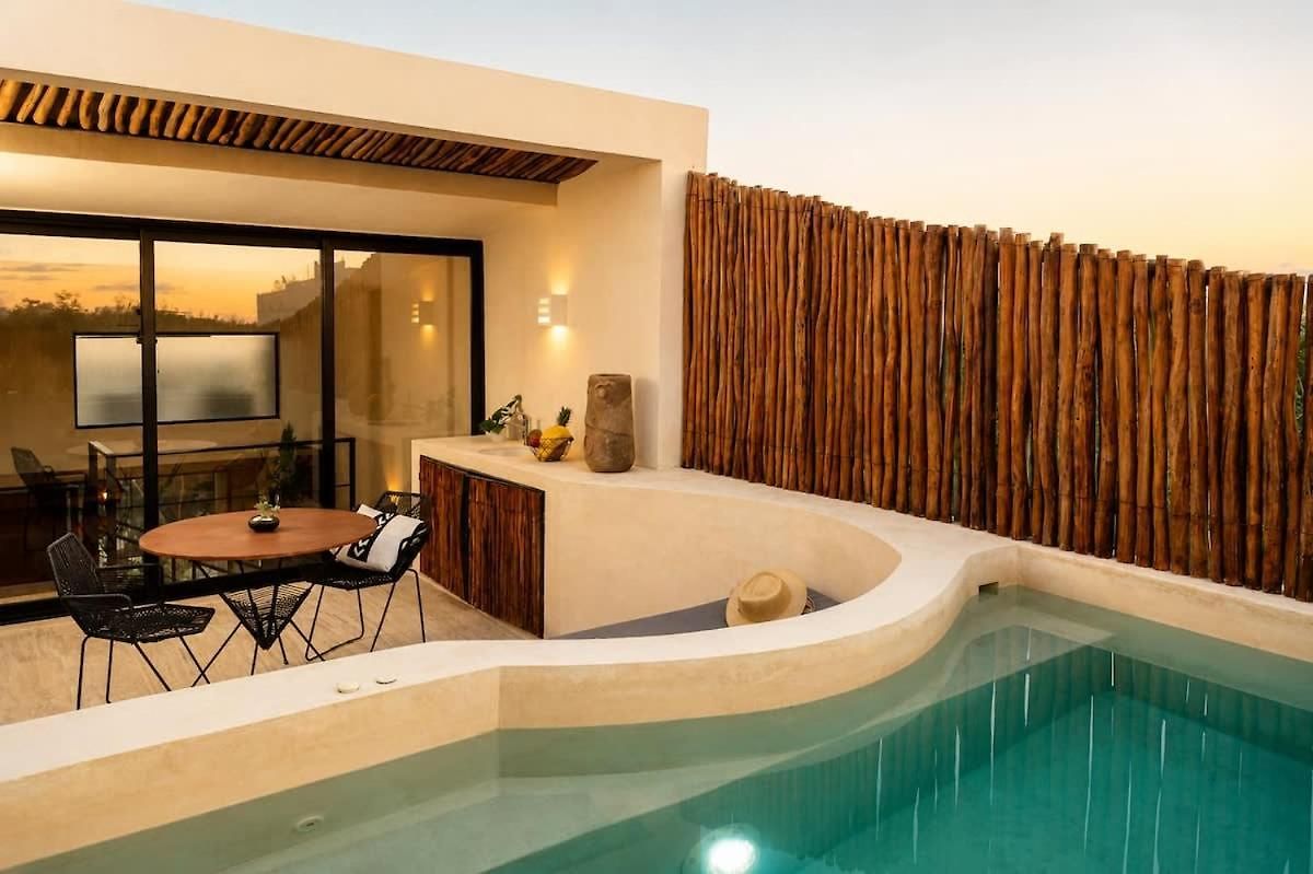 Beautiful Penthouse With Private Rooftop Pool Apartment