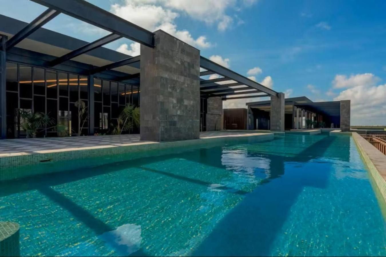 Apartment Beachside Penthouse Private Pool And Hot Tub *