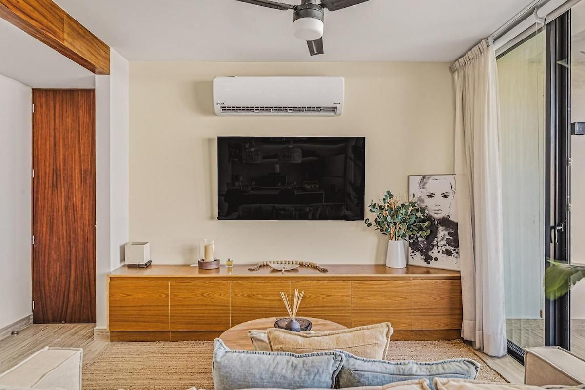 Quiet 2br Penthouse W Private Pool And Gym, Cowork