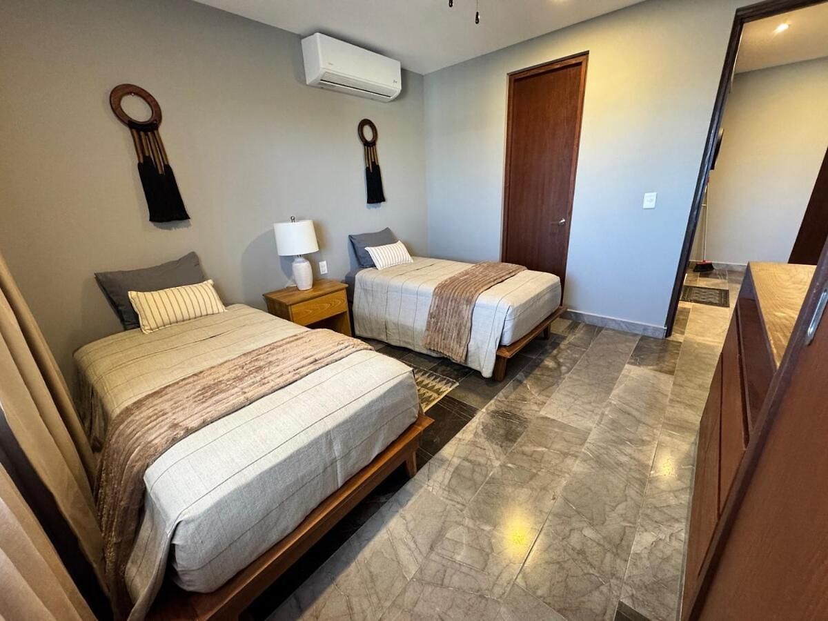 2 Bed Penthouse Private Rooftop *