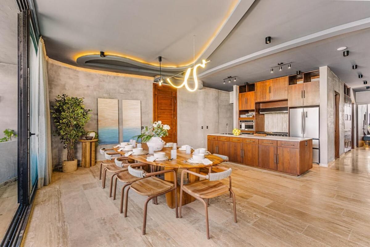 Beachfront 3br Penthouse W Private Pool Hot Tub & Gym Apartment