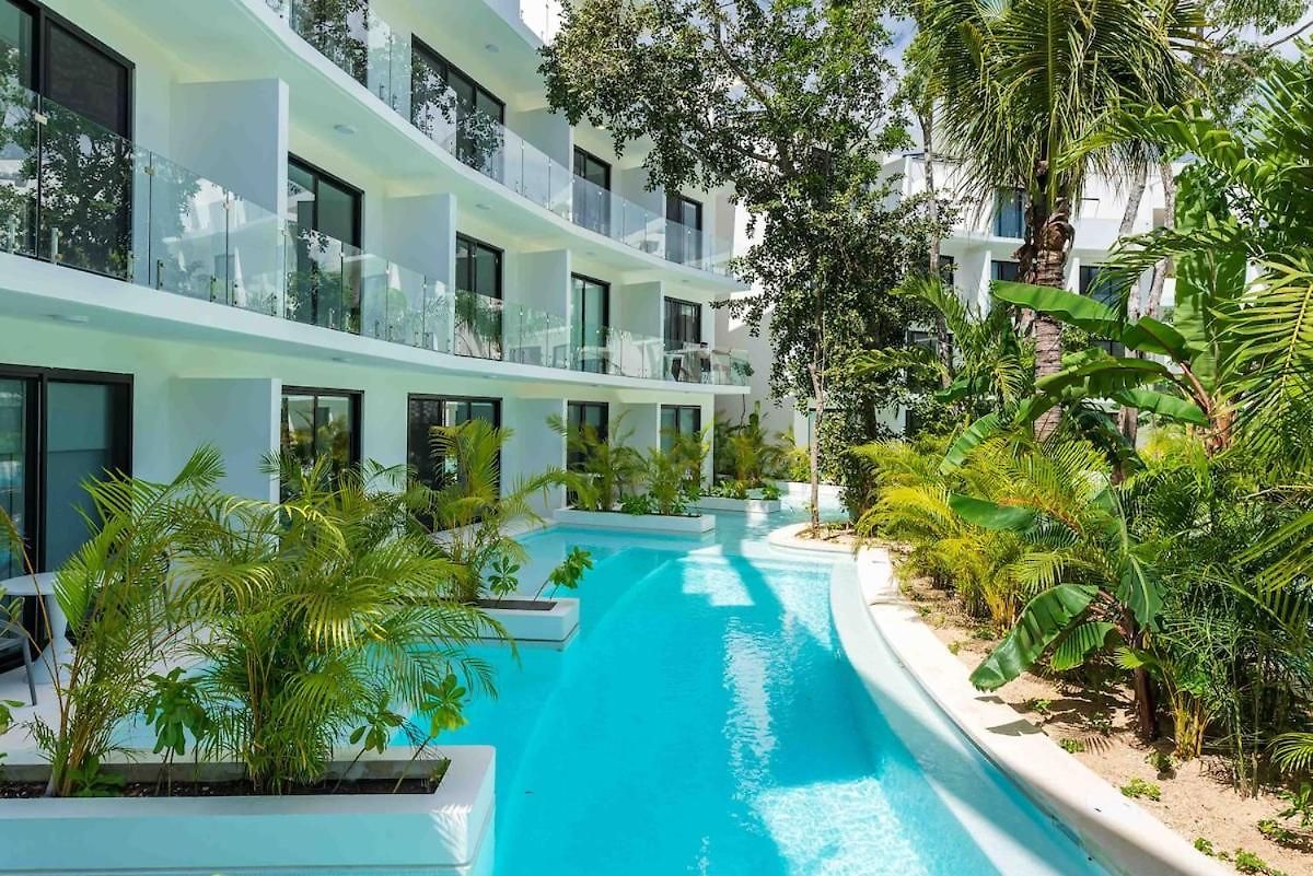 Apartment Spectacular In Complex, Pool, Gym
