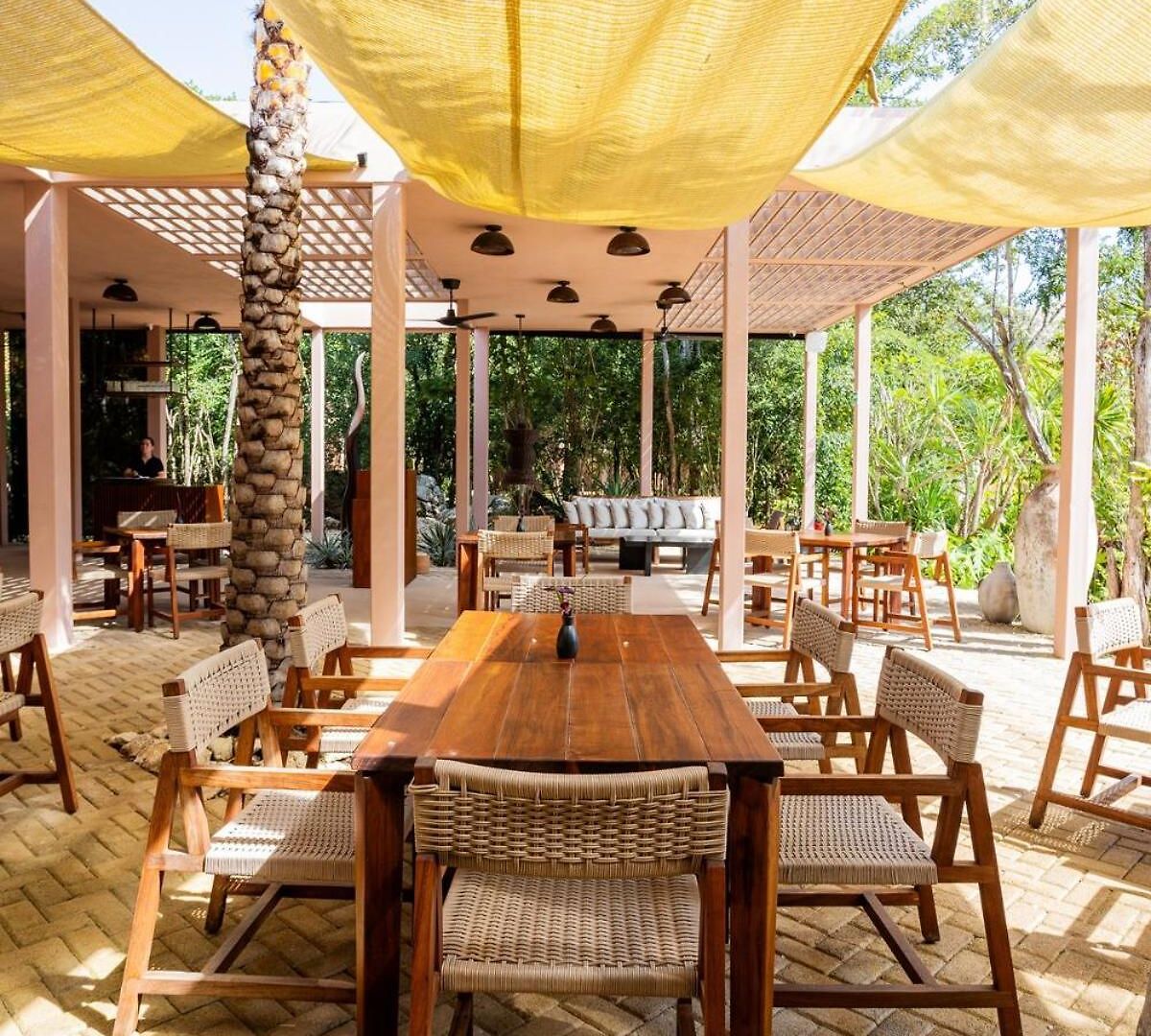 Aflora Wellness & Luxury Escape Apartment