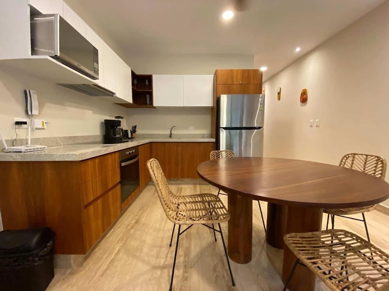 Apartment Chic Retreat With Wellness Amenities *