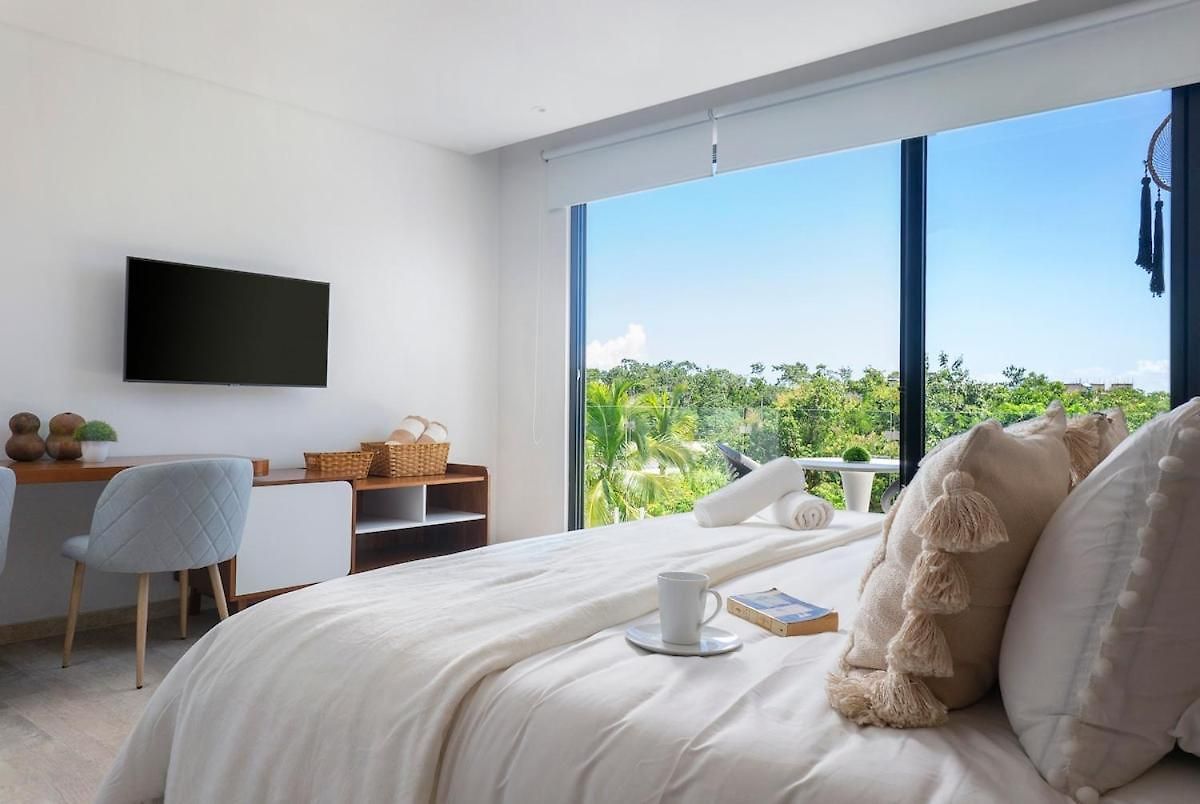 Apartment Spectacular In Complex, Pool, Gym *
