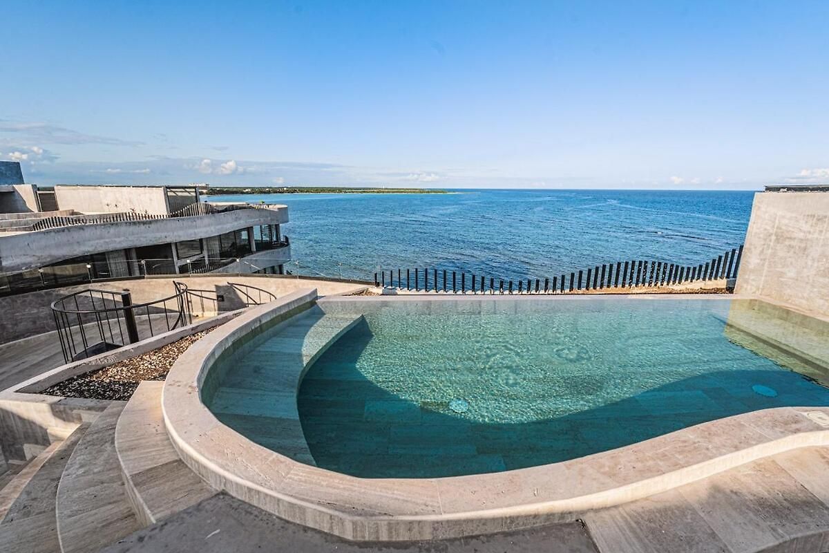 Beachfront 3br Penthouse W Private Pool Hot Tub & Gym Tulum