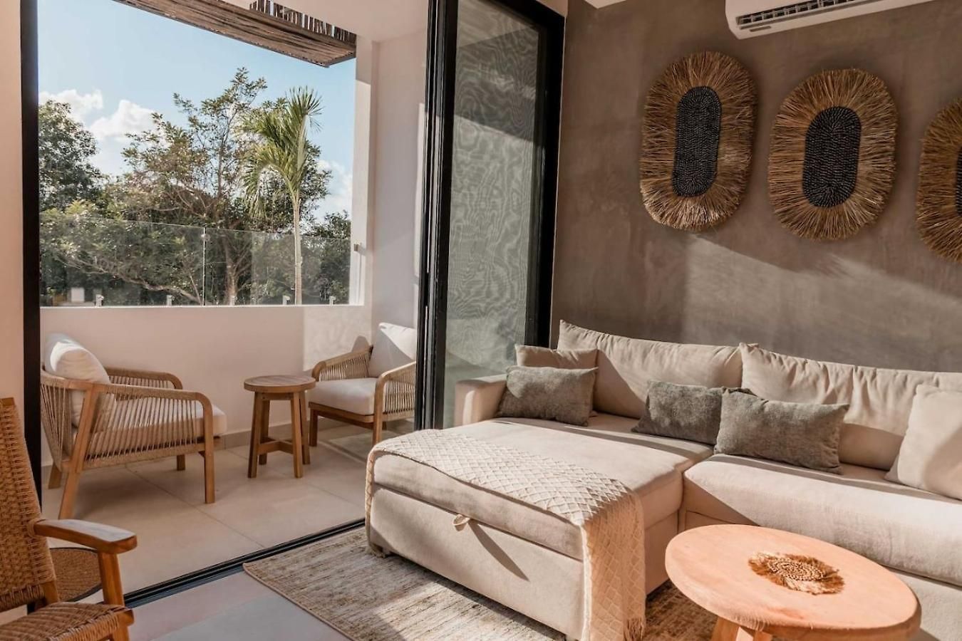 Apartment With Private Plunge Pool And Rooftop