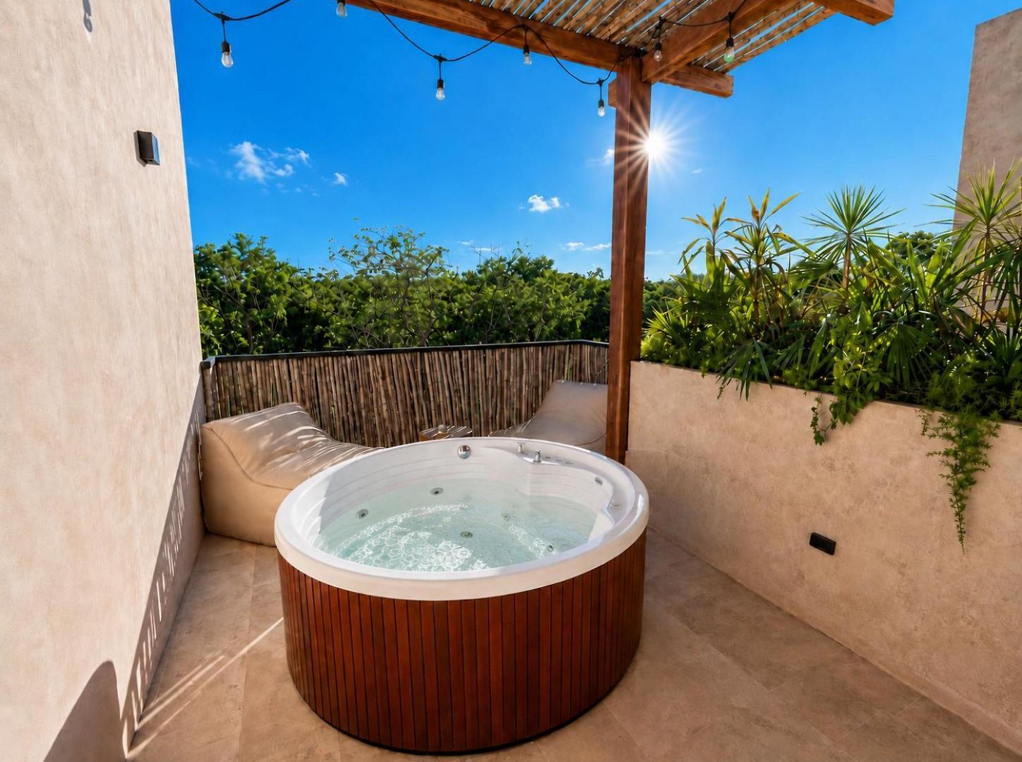 2-story Penthouse With Private Jacuzzi 5 Min *