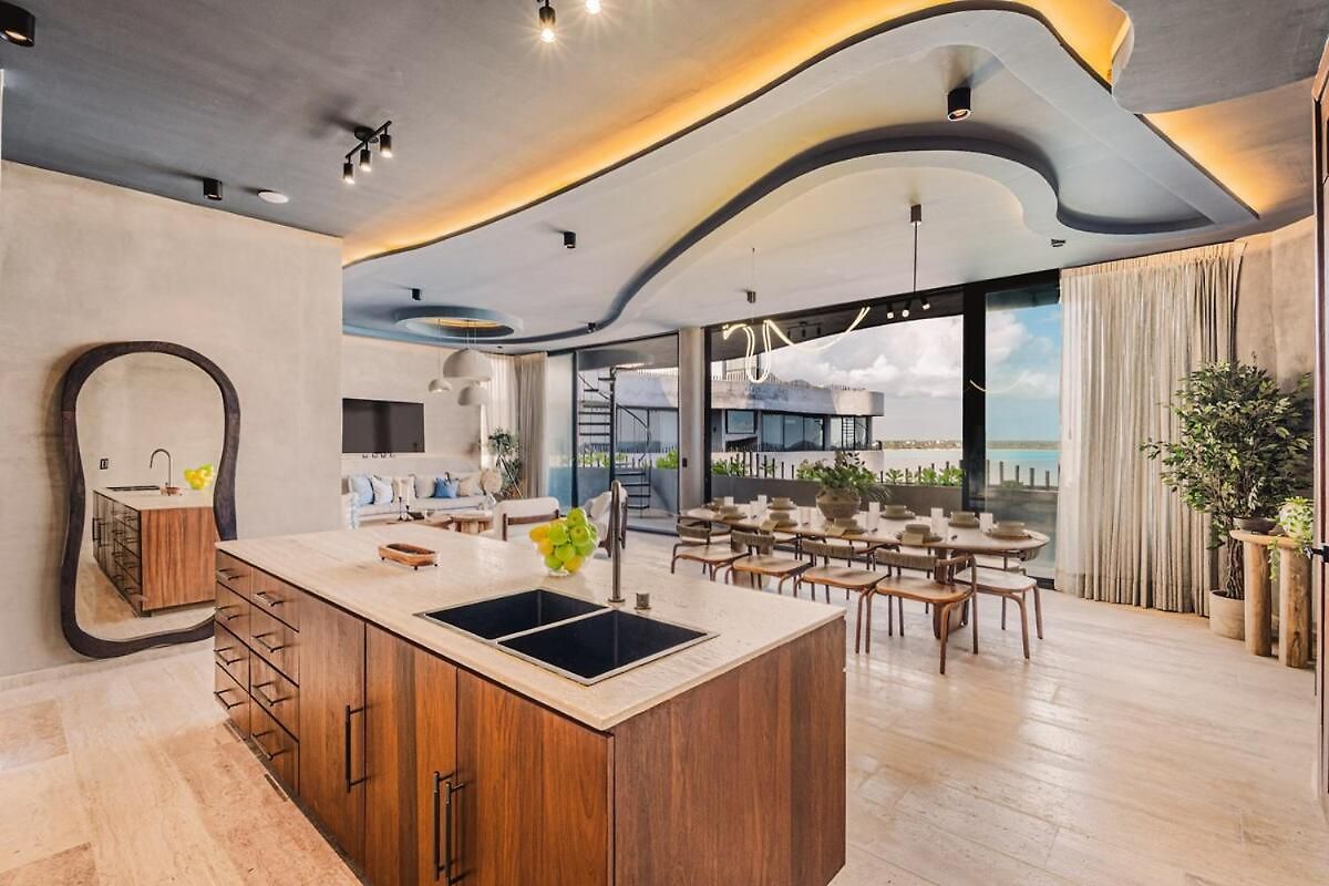 Apartment Beachfront 3br Penthouse W Private Pool Hot Tub & Gym