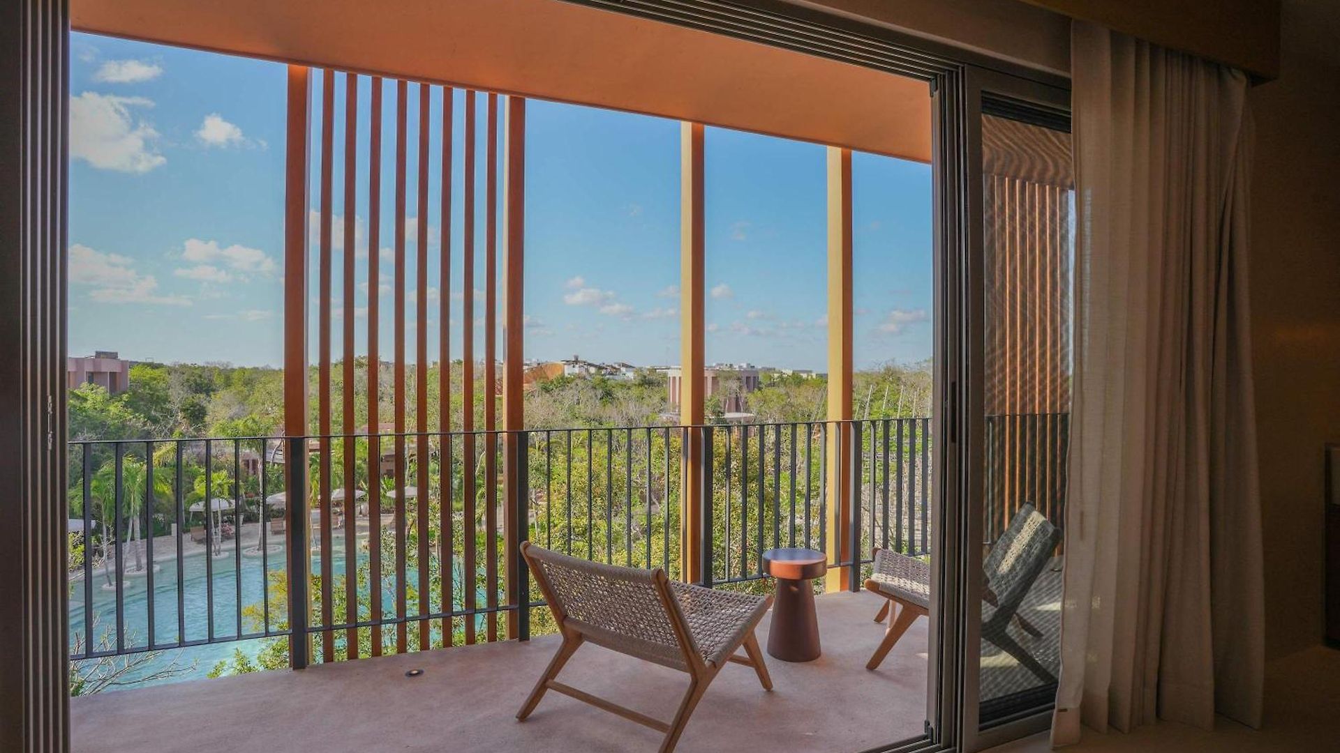 1br Jungle Escape In Aflora With Private Pool Apartment