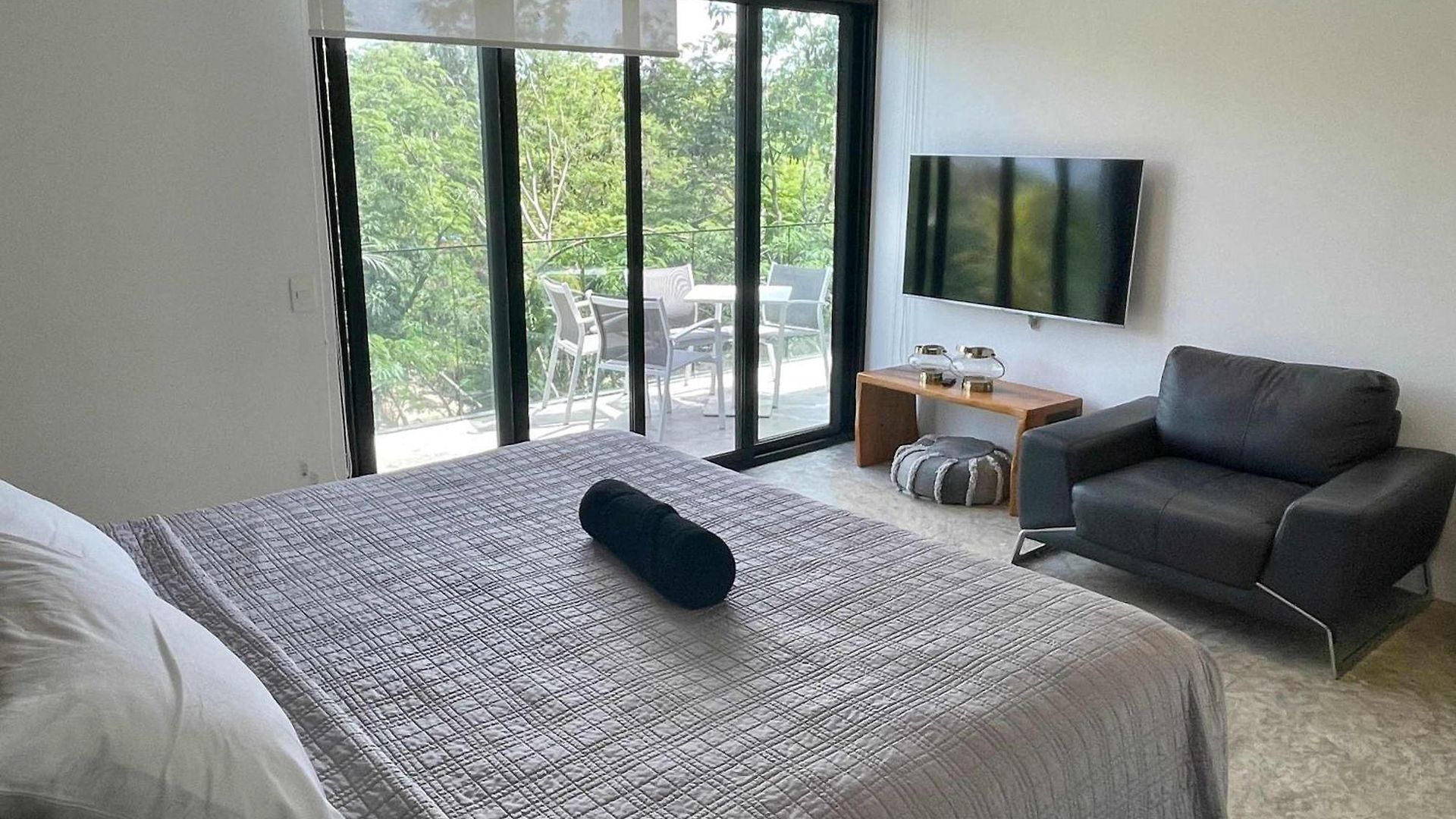 Black House - Modern 3br With Private Pool