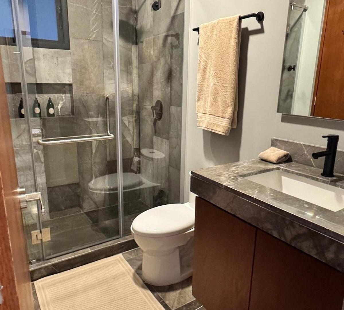 2 Bed Penthouse Private Rooftop