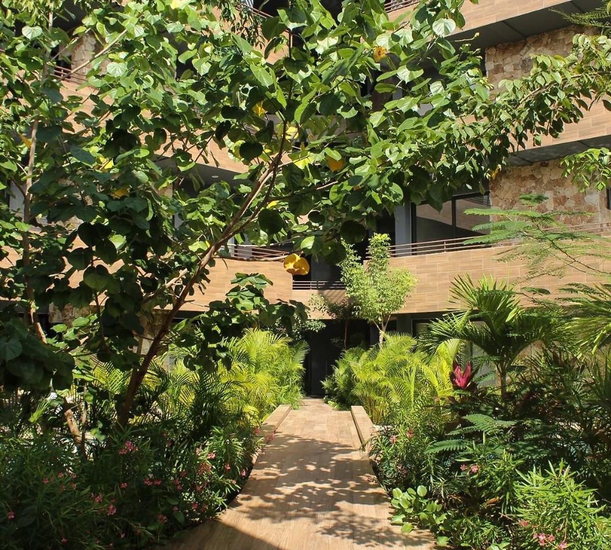 2 Bed Penthouse Private Rooftop *