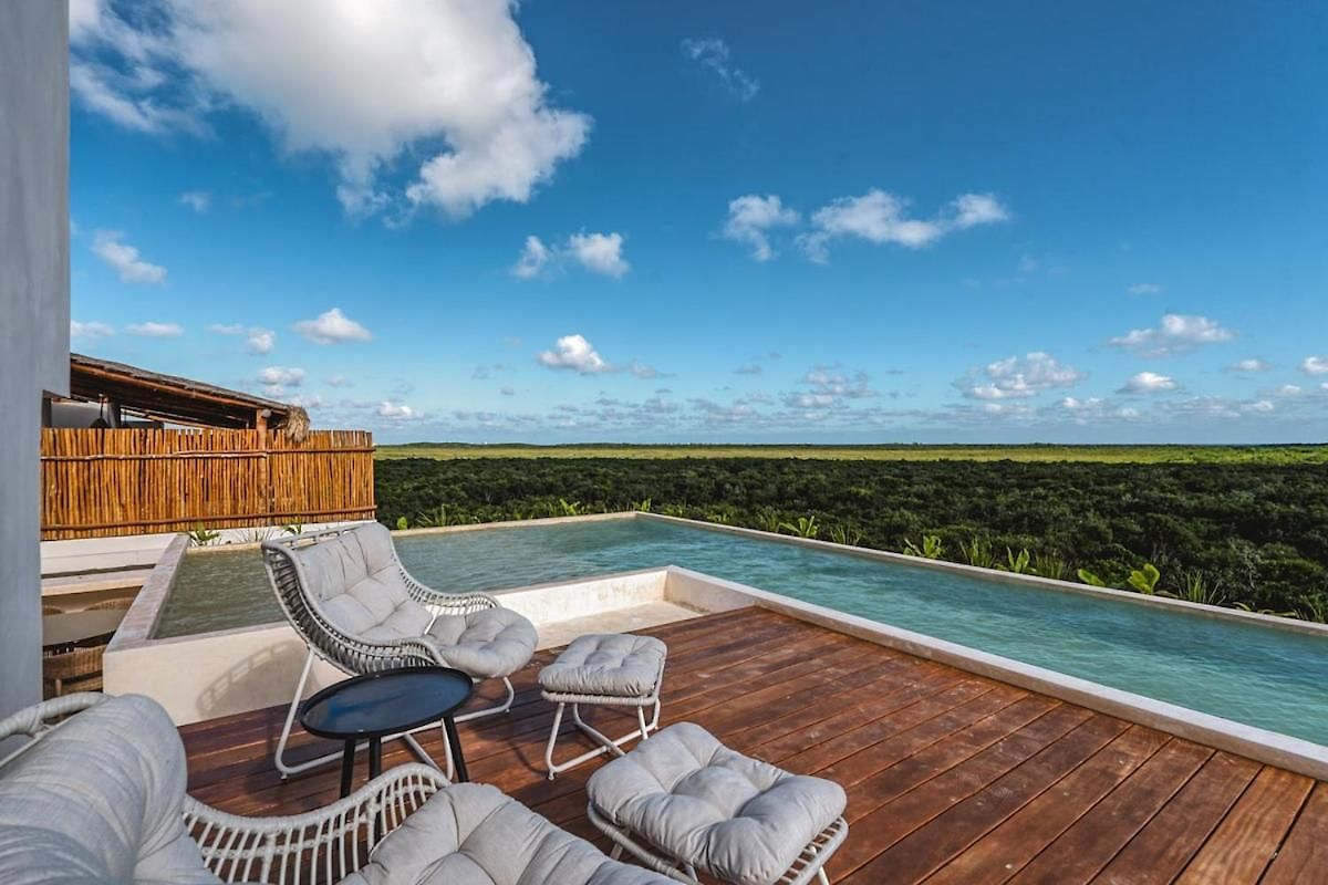 Apartment Quiet 2br Penthouse W Private Pool And Gym, Cowork *