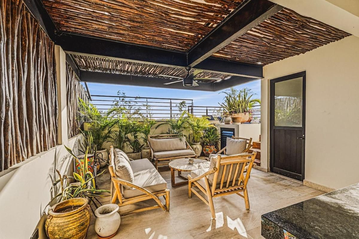Serene 3br Penthouse W Private Pool | Roof | Gym Apartment *