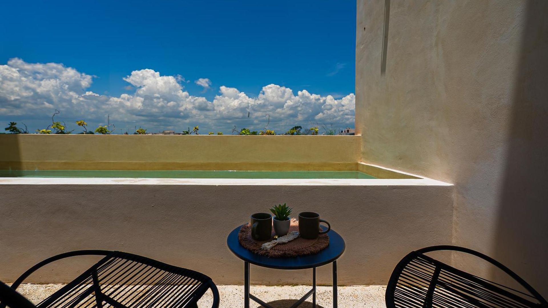 Apartment 2 Bedrooms, Rooftop & Pool At La Veleta