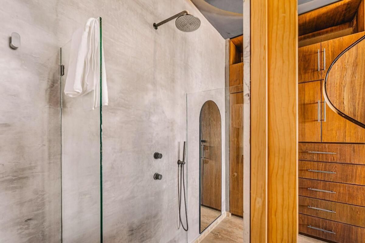 Beachfront 3br Penthouse W Private Pool Hot Tub & Gym *
