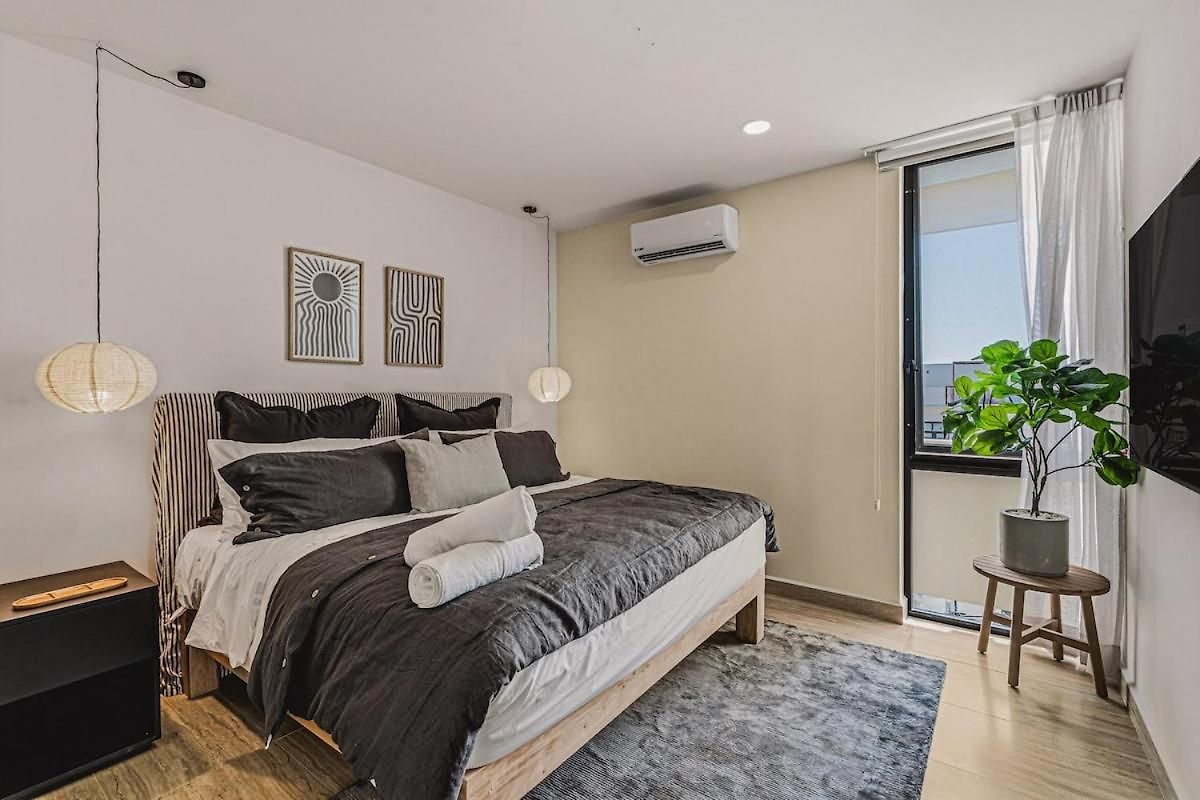 Quiet 2br Penthouse W Private Pool And Gym, Cowork Apartment