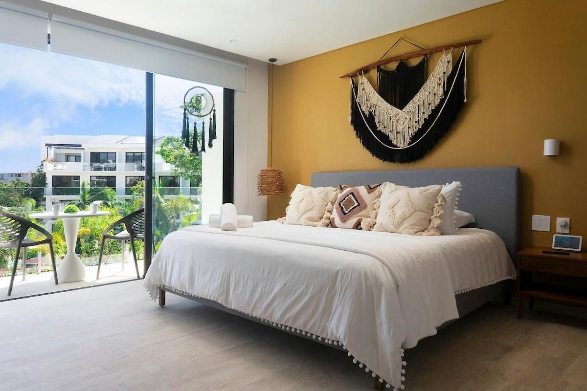 Apartment Spectacular In Complex, Pool, Gym *