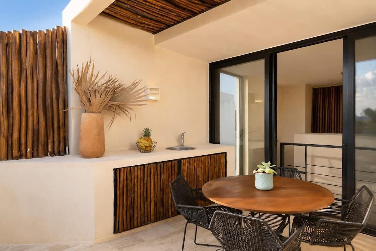 Penthouse With Private Rooftop Pool & Terrace