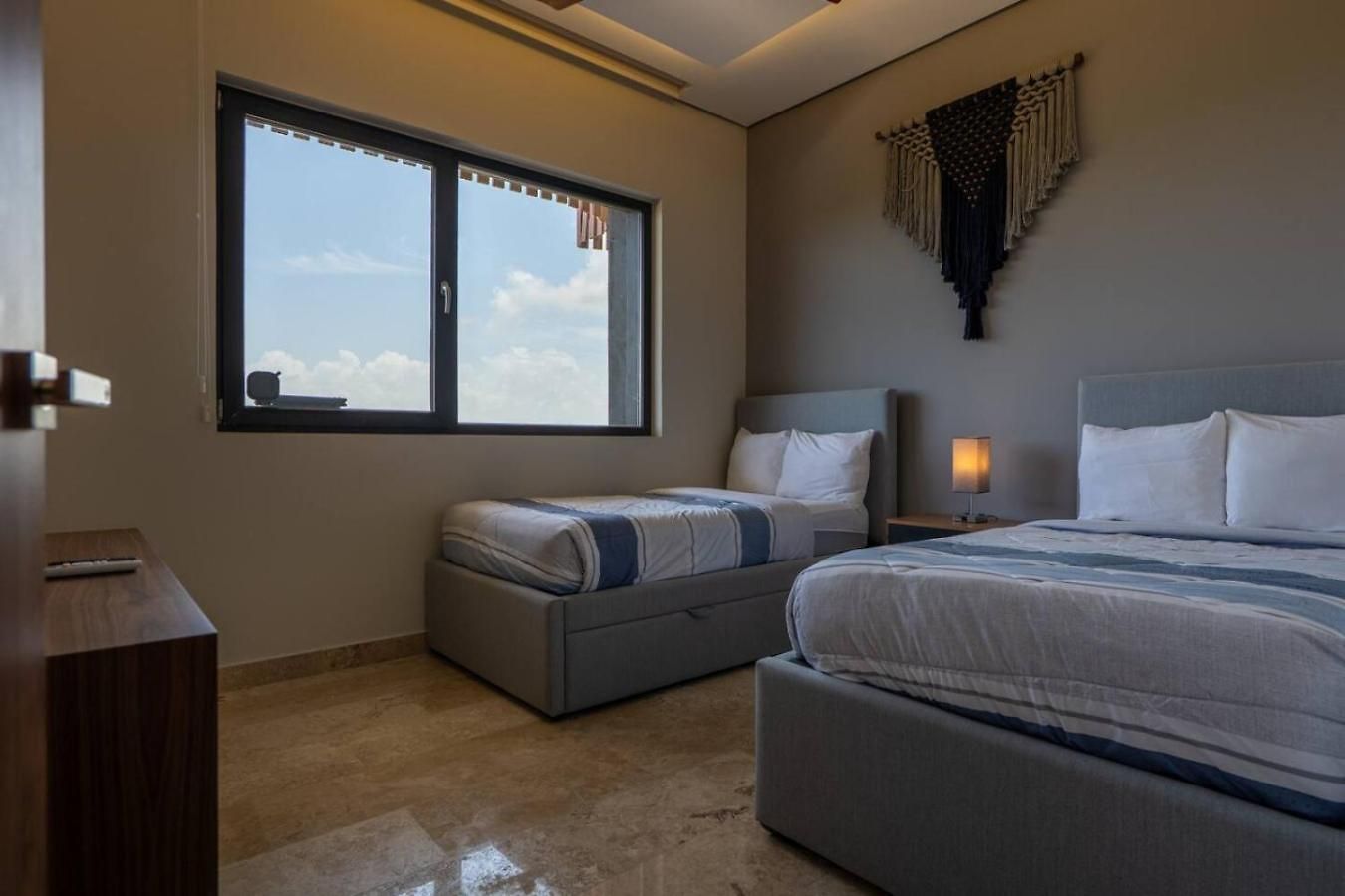 Apartment Beachside Penthouse Private Pool And Hot Tub *