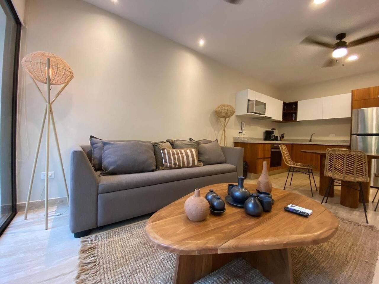 Apartment Chic Retreat With Wellness Amenities