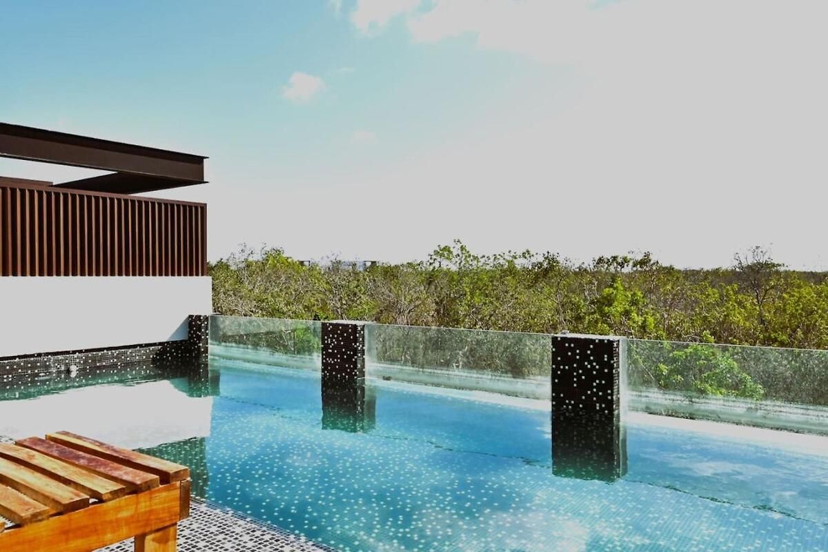Swim Up Pool Beachclub Rooftop Apartment