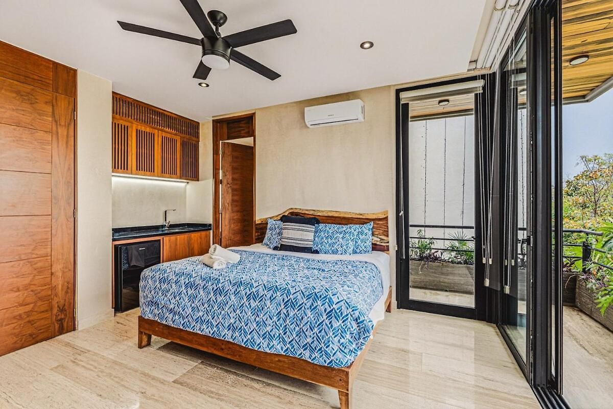 Serene 3br Penthouse W Private Pool | Roof | Gym Apartment *