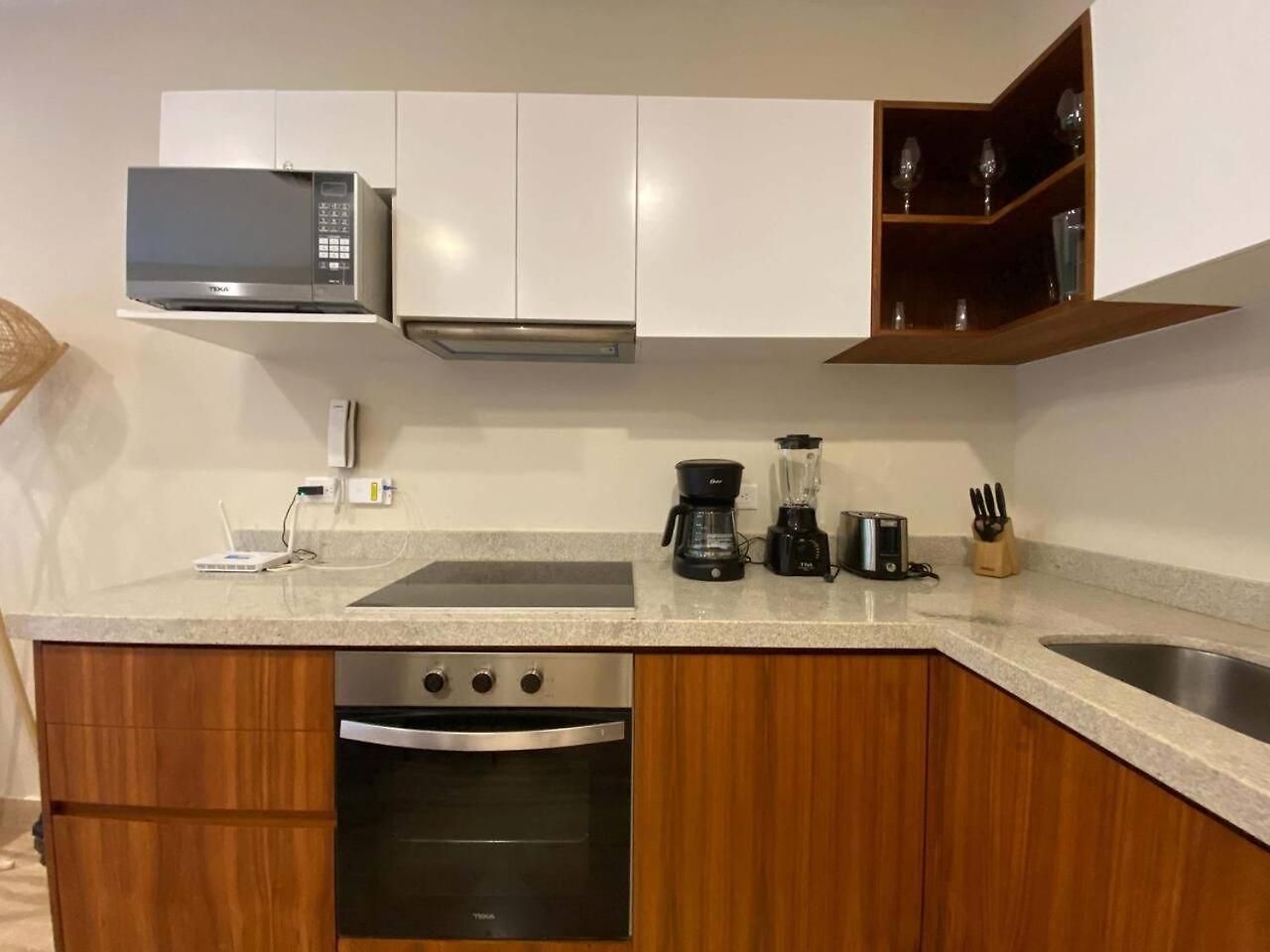 Apartment Chic Retreat With Wellness Amenities *