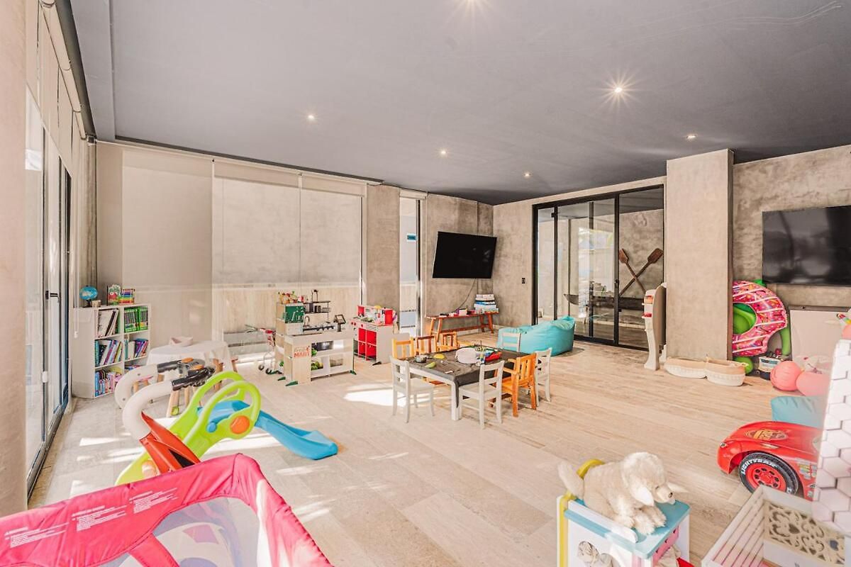 Beachfront 3br Penthouse W Private Pool Hot Tub & Gym Apartment