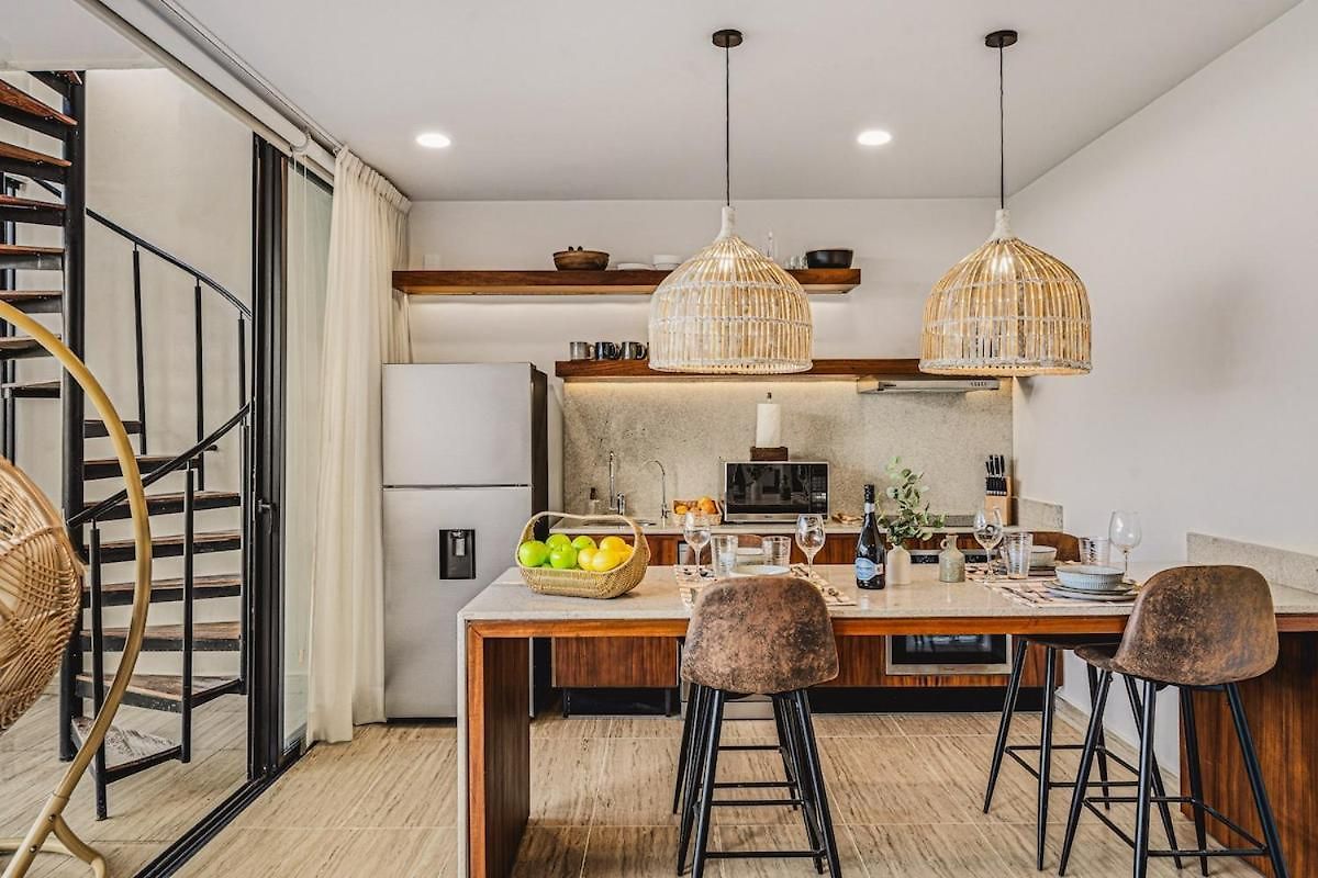 Apartment Quiet 2br Penthouse W Private Pool And Gym, Cowork