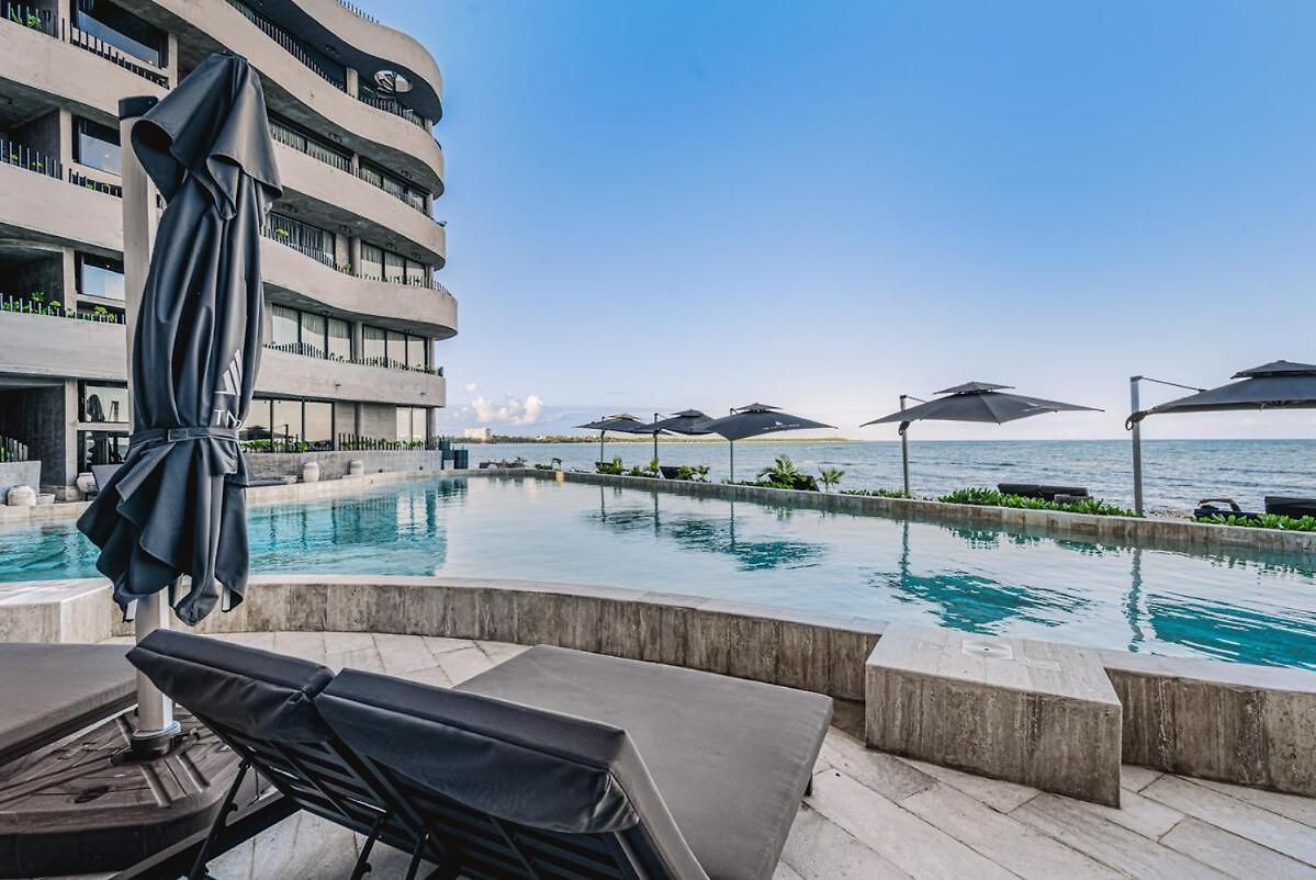 Beachfront 3br Penthouse W Private Pool Hot Tub & Gym Apartment Tulum